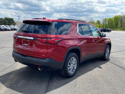 Radiant Red Tintcoat 2023 Chevrolet Traverse LT Cloth