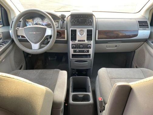 2009 Chrysler Town & Country Touring