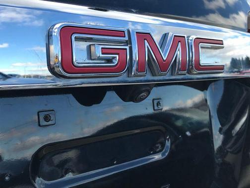 2023 GMC Acadia AWD SLT