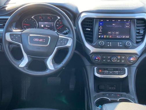 2023 GMC Acadia AWD SLT