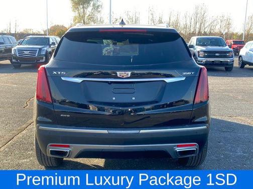 2022 Cadillac XT5 Premium Luxury