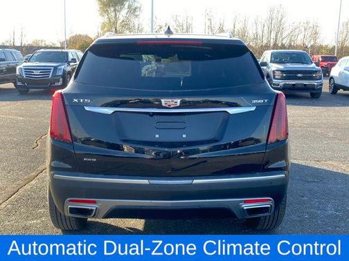 2022 Cadillac XT5 Premium Luxury