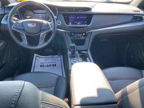 2023 Cadillac XT5 Luxury