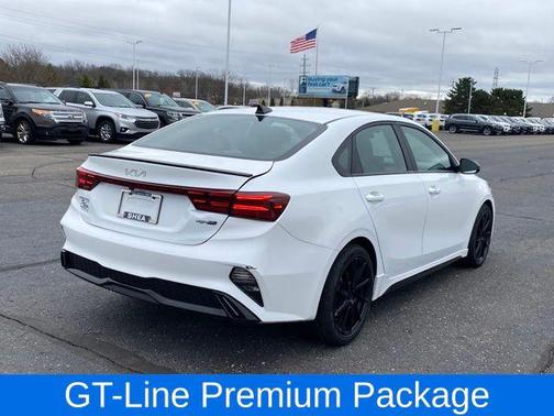 Snow White Pearl 2022 Kia Forte GT-Line