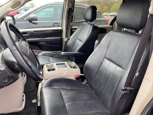 2011 Chrysler Town & Country Touring-L