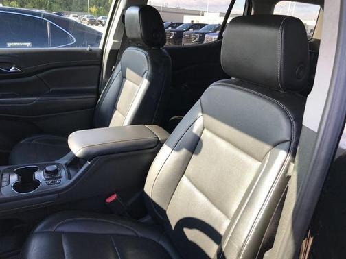 2023 GMC Acadia AWD SLT