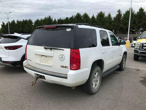 Summit White 2014 GMC Yukon SLE