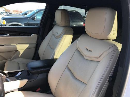 2017 Cadillac XT5 Base