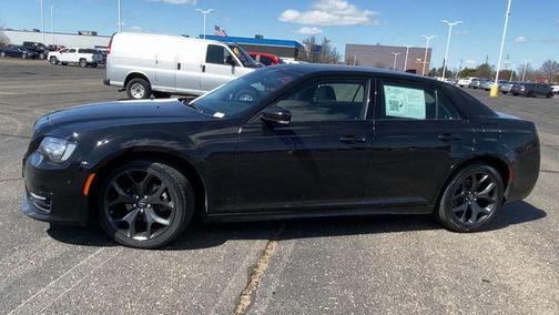 2022 Chrysler 300 Touring