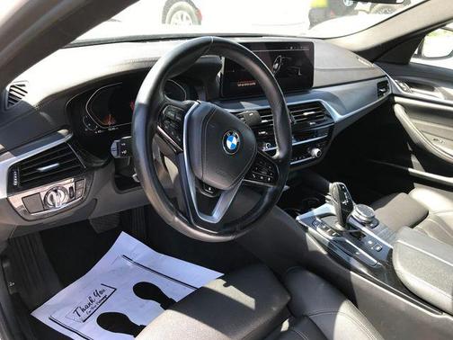 2022 BMW 530 i xDrive