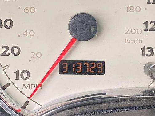 Onyx Black 2006 Saturn Vue Base