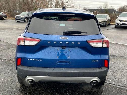 2022 Ford Escape Titanium