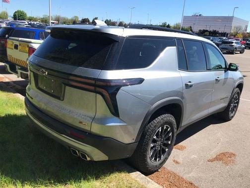 Sterling Gray Metallic 2025 Chevrolet Traverse AWD Z71