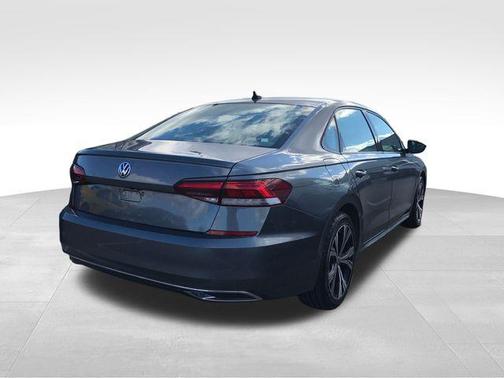 2022 Volkswagen Passat 2.0T Limited Edition