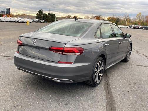 2022 Volkswagen Passat 2.0T Limited Edition