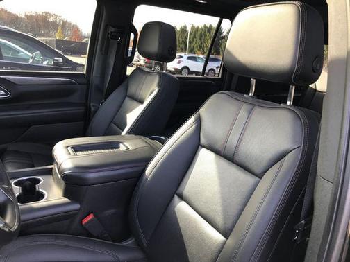 2022 Chevrolet Suburban RST