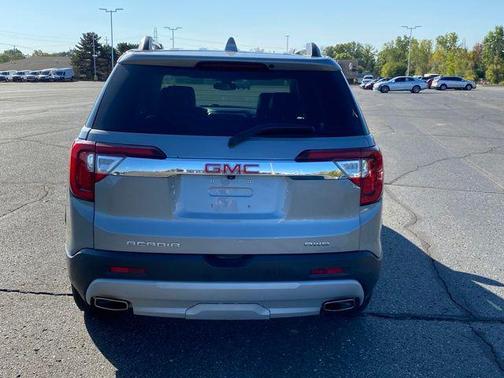 2023 GMC Acadia AWD SLT