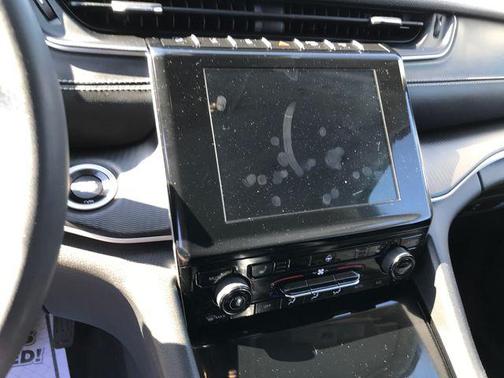 Diamond Black Crystal Pearlcoat 2023 Jeep Grand Cherokee Laredo