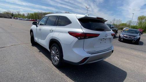 2022 Toyota Highlander Platinum