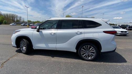 2022 Toyota Highlander Platinum