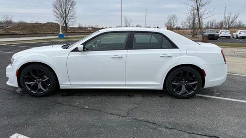 2022 Chrysler 300 Touring