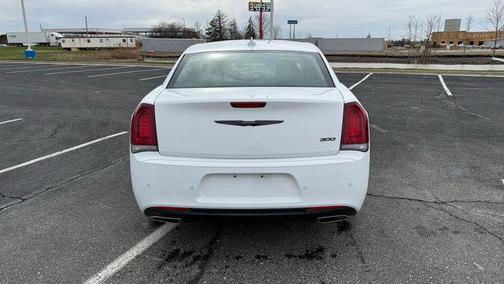 2022 Chrysler 300 Touring