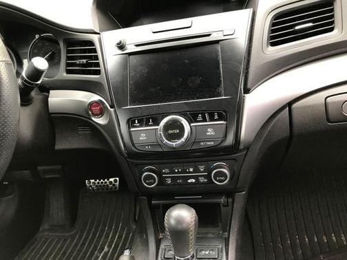 2017 Acura ILX Premium & A-SPEC Packages