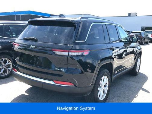 Diamond Black Crystal Pearlcoat 2023 Jeep Grand Cherokee Limited