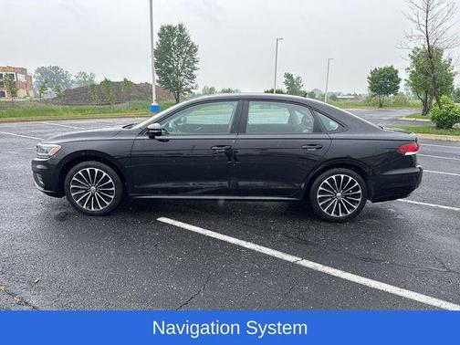 2022 Volkswagen Passat 2.0T Limited Edition
