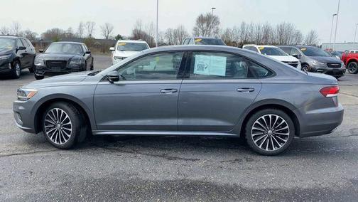 2022 Volkswagen Passat 2.0T Limited Edition