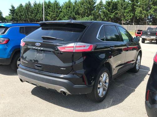 Agate Black Metallic 2024 Ford Edge Titanium