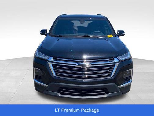 Mosaic Black Metallic 2023 Chevrolet Traverse LT Leather