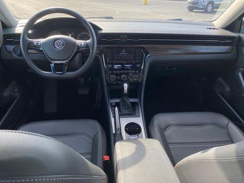 2022 Volkswagen Passat 2.0T Limited Edition