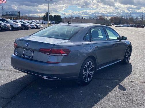 2022 Volkswagen Passat 2.0T Limited Edition