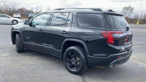 2023 GMC Acadia AWD AT4