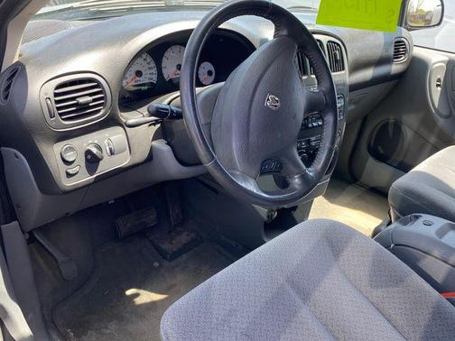 Bright Silver Metallic Clearcoat 2005 Dodge Grand Caravan SXT