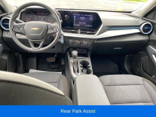 Sterling Gray Metallic 2024 Chevrolet Trax LS
