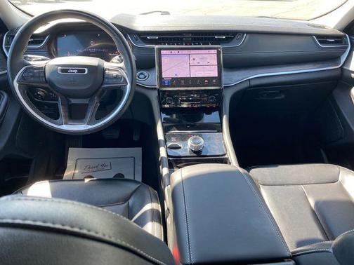 Diamond Black Crystal Pearlcoat 2023 Jeep Grand Cherokee Limited