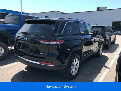 Diamond Black Crystal Pearlcoat 2023 Jeep Grand Cherokee Limited