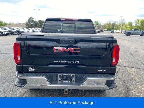 Onyx Black 2022 GMC Sierra 1500 SLT