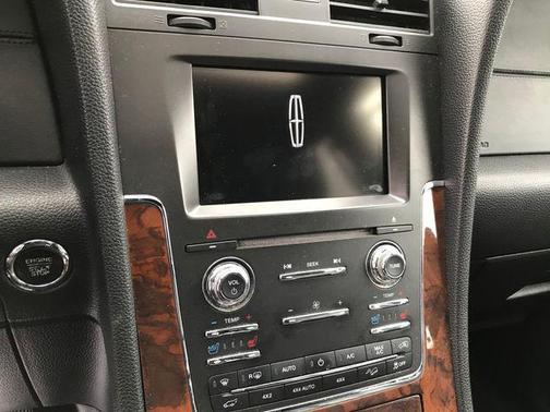 2015 Lincoln Navigator Base