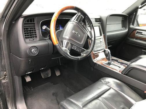 2015 Lincoln Navigator Base