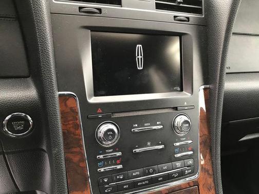 2015 Lincoln Navigator Base