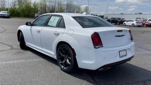 2022 Chrysler 300 Touring