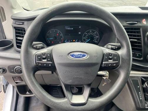 2022 Ford Transit-250 Base
