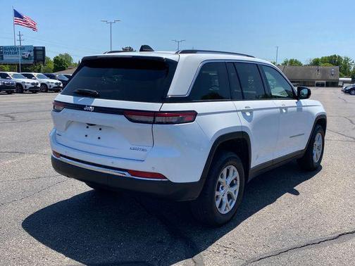 Bright White Clearcoat 2023 Jeep Grand Cherokee Limited