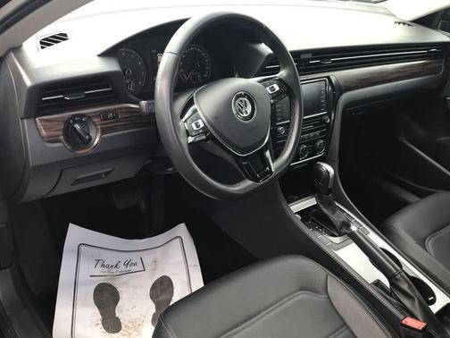 2022 Volkswagen Passat 2.0T Limited Edition