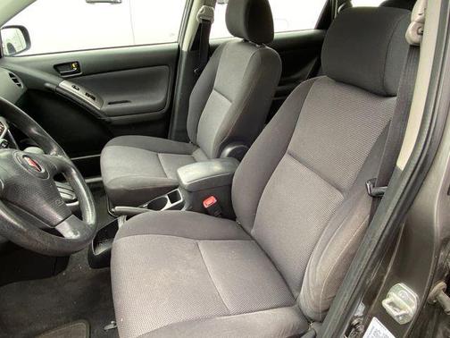 2008 Pontiac Vibe Base