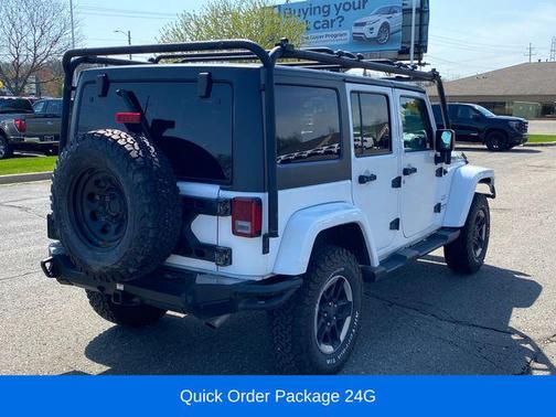 Bright White Clearcoat 2016 Jeep Wrangler Unlimited Sahara