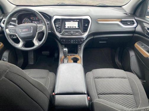 2017 GMC Acadia SLE-2